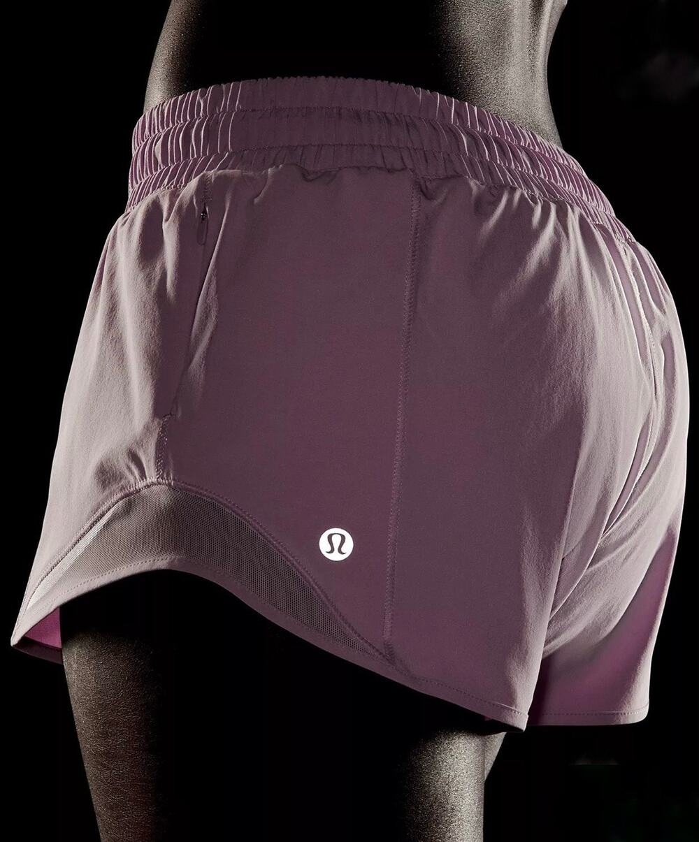 Lululemon Hotty Hot Low-Rise Lined Short 4” inseam Size 4 LW7AYXT.04 Lilac